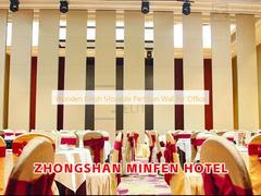 অফিসের জন্য কাঠের ফিনিশযুক্ত মুভেবল পার্টিশন ওয়াল