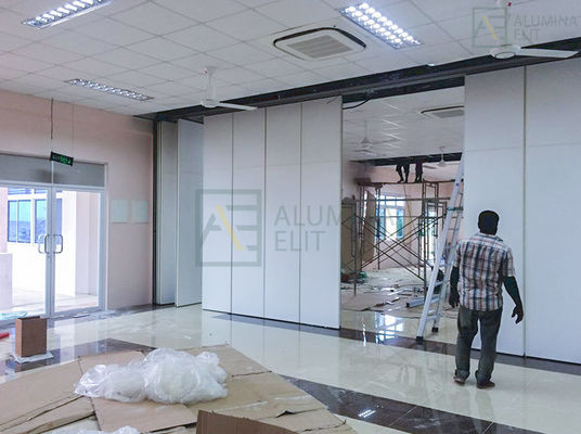 ভালো দাম 6061-T6 অ্যালুমিনিয়াম খাদ ফ্রেম এবং 4 মিটার উচ্চতা পর্যন্ত 45db শব্দ নিরোধক সহ অ্যাকোস্টিক কার্যকরী মুভেবল পার্টিশন ওয়াল অনলাইন