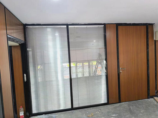 ভালো দাম Customized Acoustic Glass Partition Wall with Stainless Steel 304# Accessories and EPDM Sealant Rubber for Laboratory Settings অনলাইন